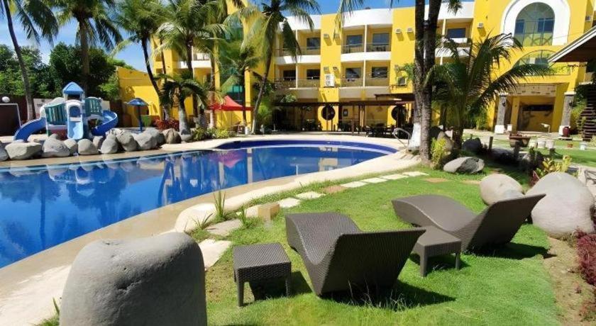 Country Village Hotel Cagayan de Oro Exterior foto