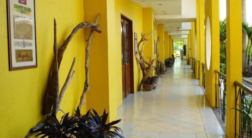 Country Village Hotel Cagayan de Oro Exterior foto