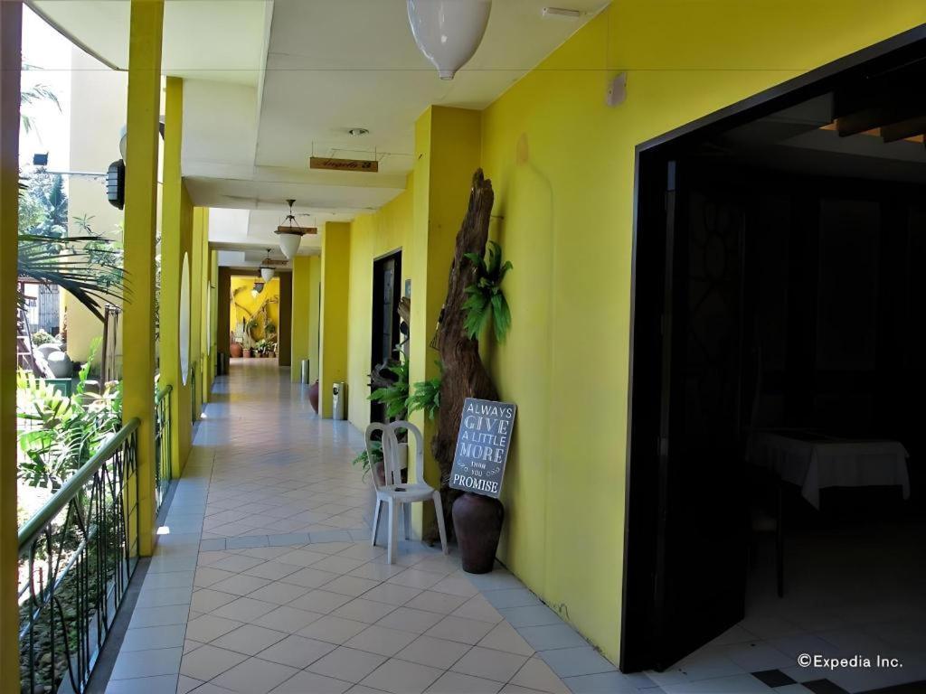 Country Village Hotel Cagayan de Oro Exterior foto